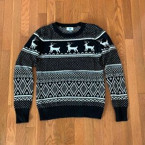 Old Navy cotton blend reindeer sweater ￼